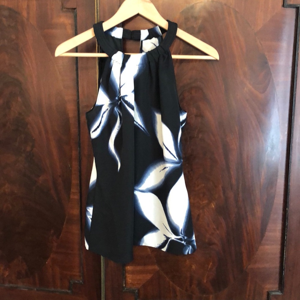Tahari Navy and White Floral blouse XS